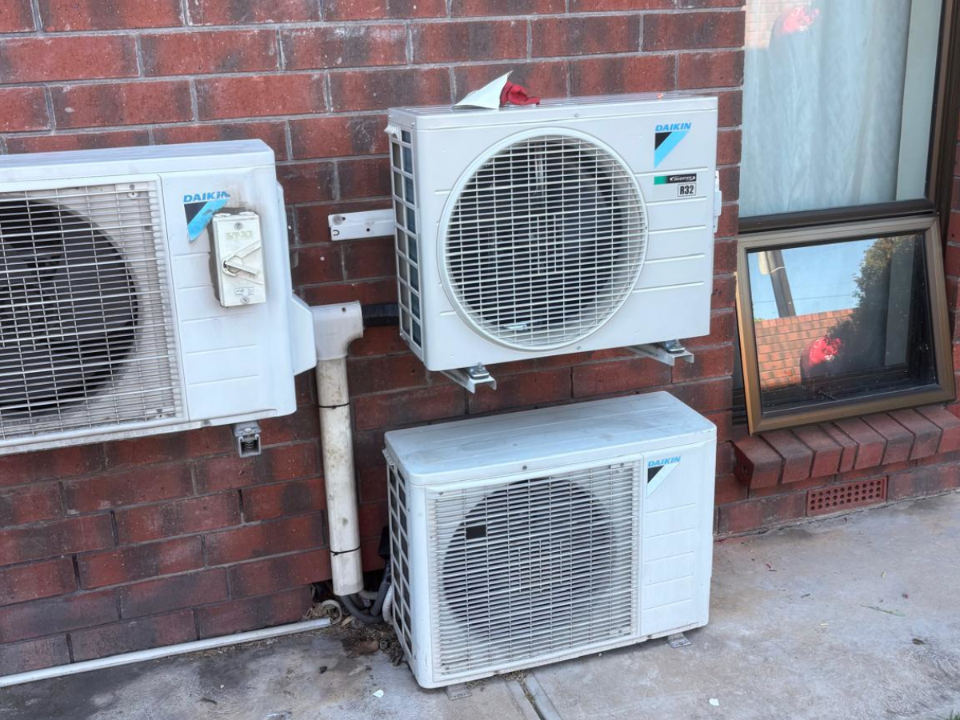 Air conditioning installation